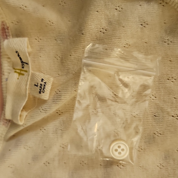 Floral Yellow Kids Top‎ - Picture 2 of 2